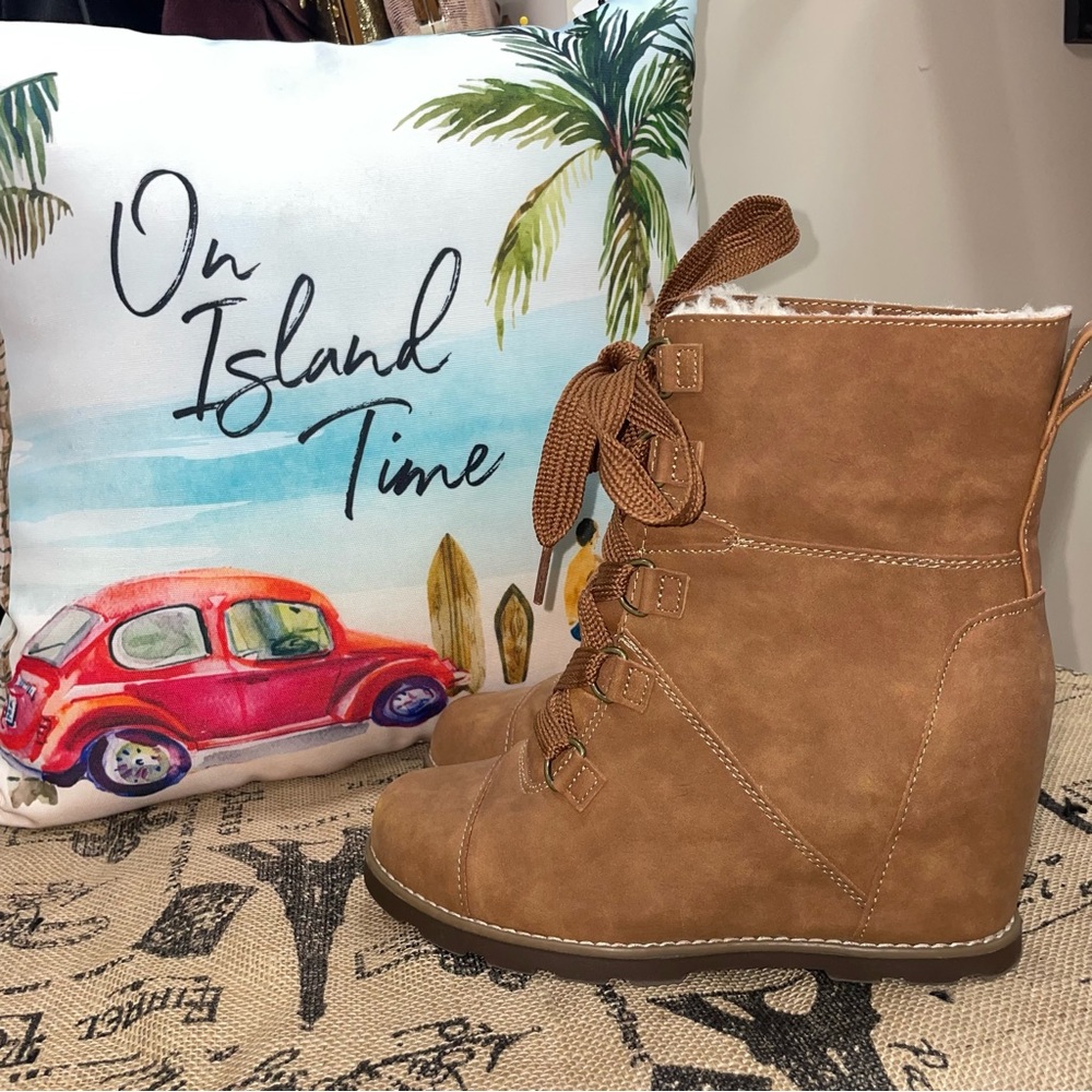 Universal Thread Tan Lace Up Wedge Boot Size 8 Ex… - image 2